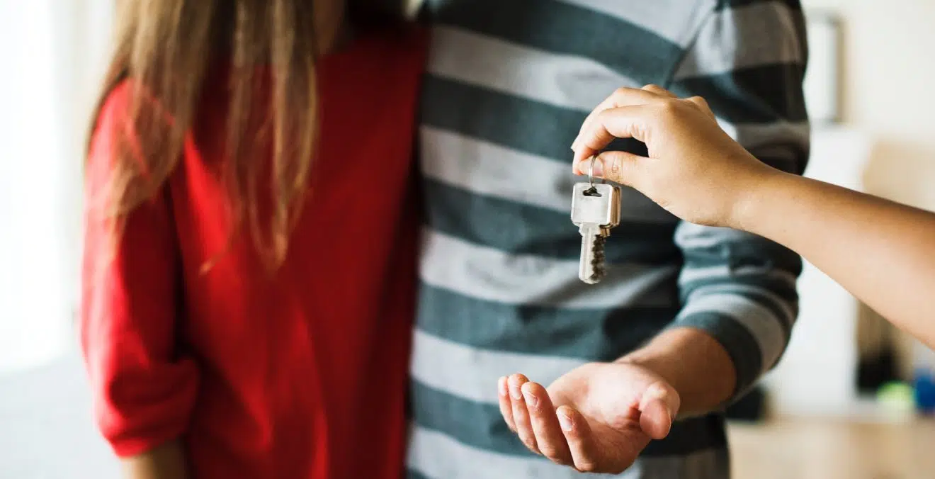 Remise de clés aux nouveaux locataires 