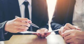 Comment décrypter les clauses des contrats et des règlements de copropriété ?