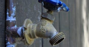 La fluorescéine, une technique pour rechercher des fuites d’eau à moindre coût fuite d'eau