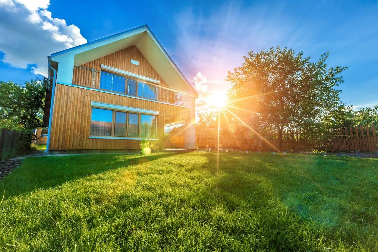 chalet contemporain ; chalet en bois préfabriqué