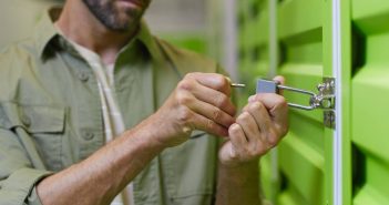 Expatriation à l’étranger : quelles solutions pour le stockage des meubles ?