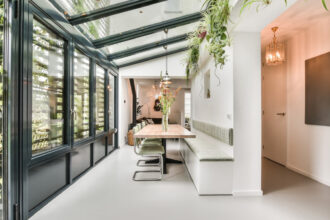 Véranda à Tarbes : tout savoir pour un projet réussi, du choix des matériaux à l'installation...